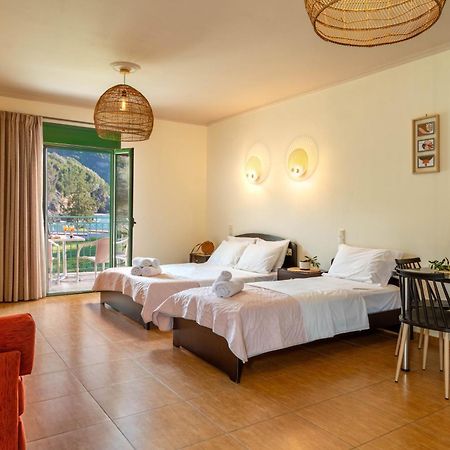 Aiora Suites Sívota Екстериор снимка