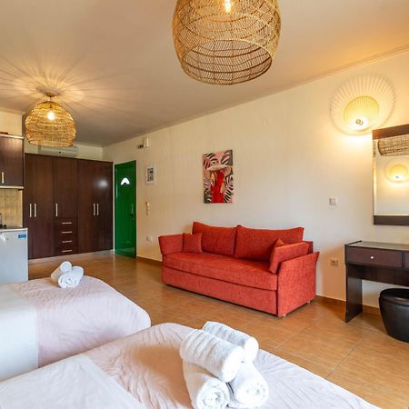 Aiora Suites Sívota Екстериор снимка