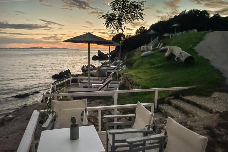 Aiora Suites Sívota Екстериор снимка