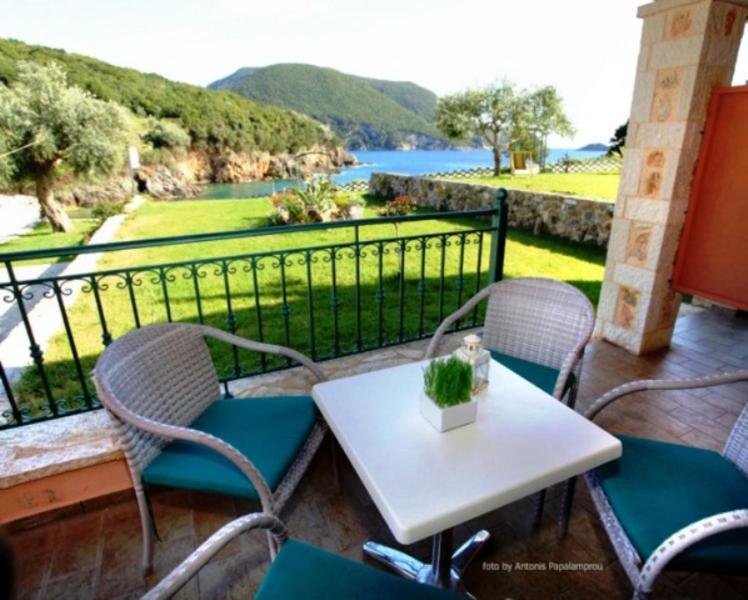 Aiora Suites Sívota Екстериор снимка