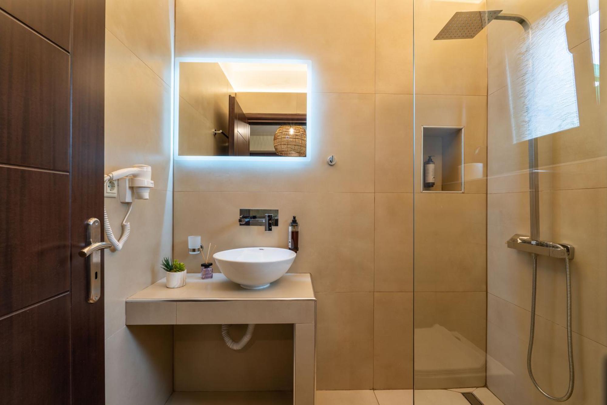 Aiora Suites Sívota Екстериор снимка