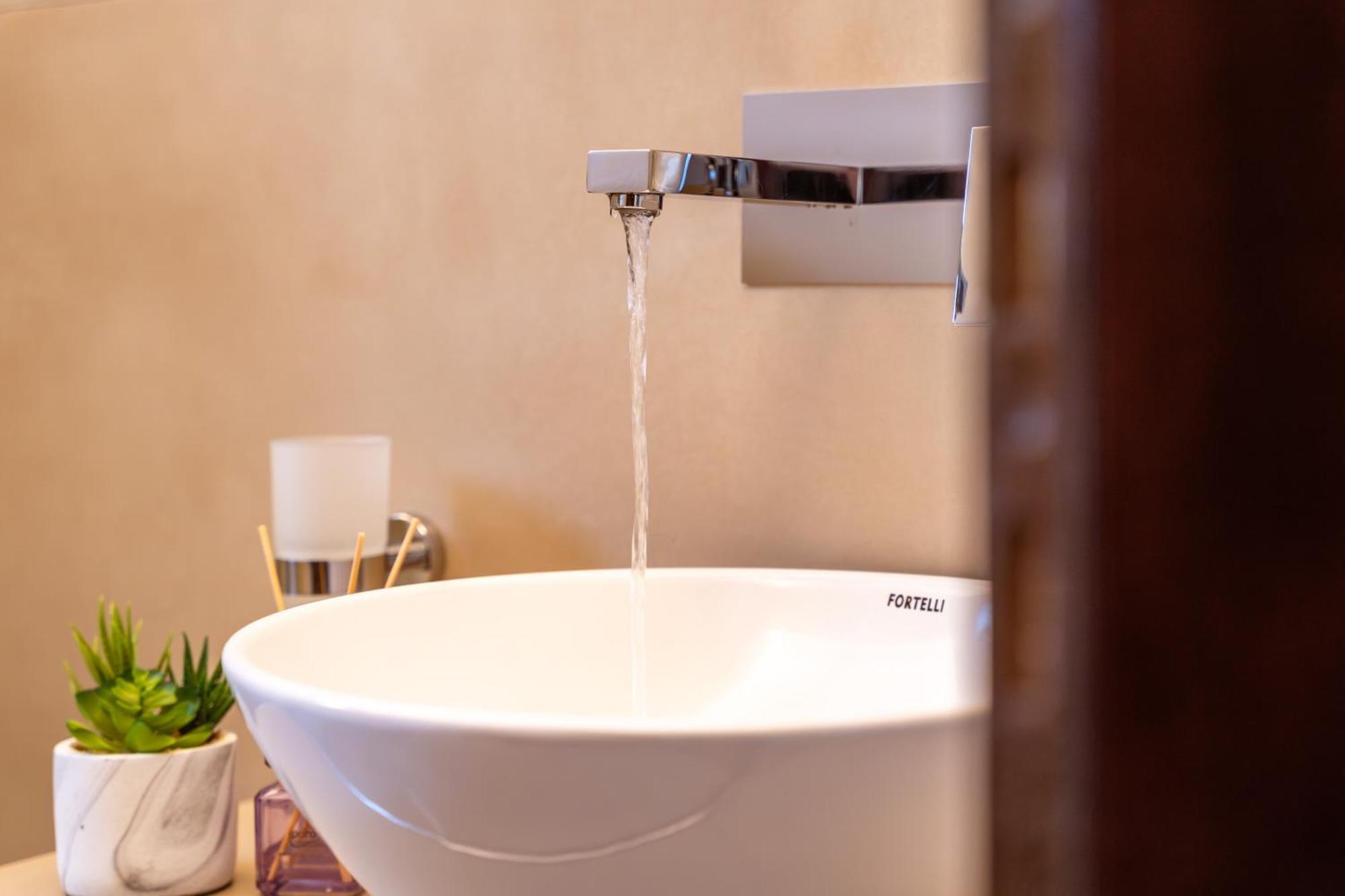 Aiora Suites Sívota Екстериор снимка