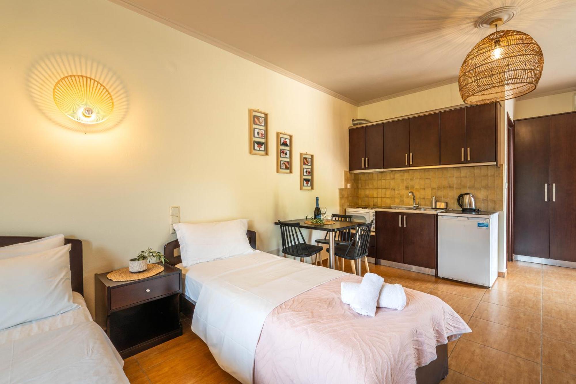 Aiora Suites Sívota Екстериор снимка
