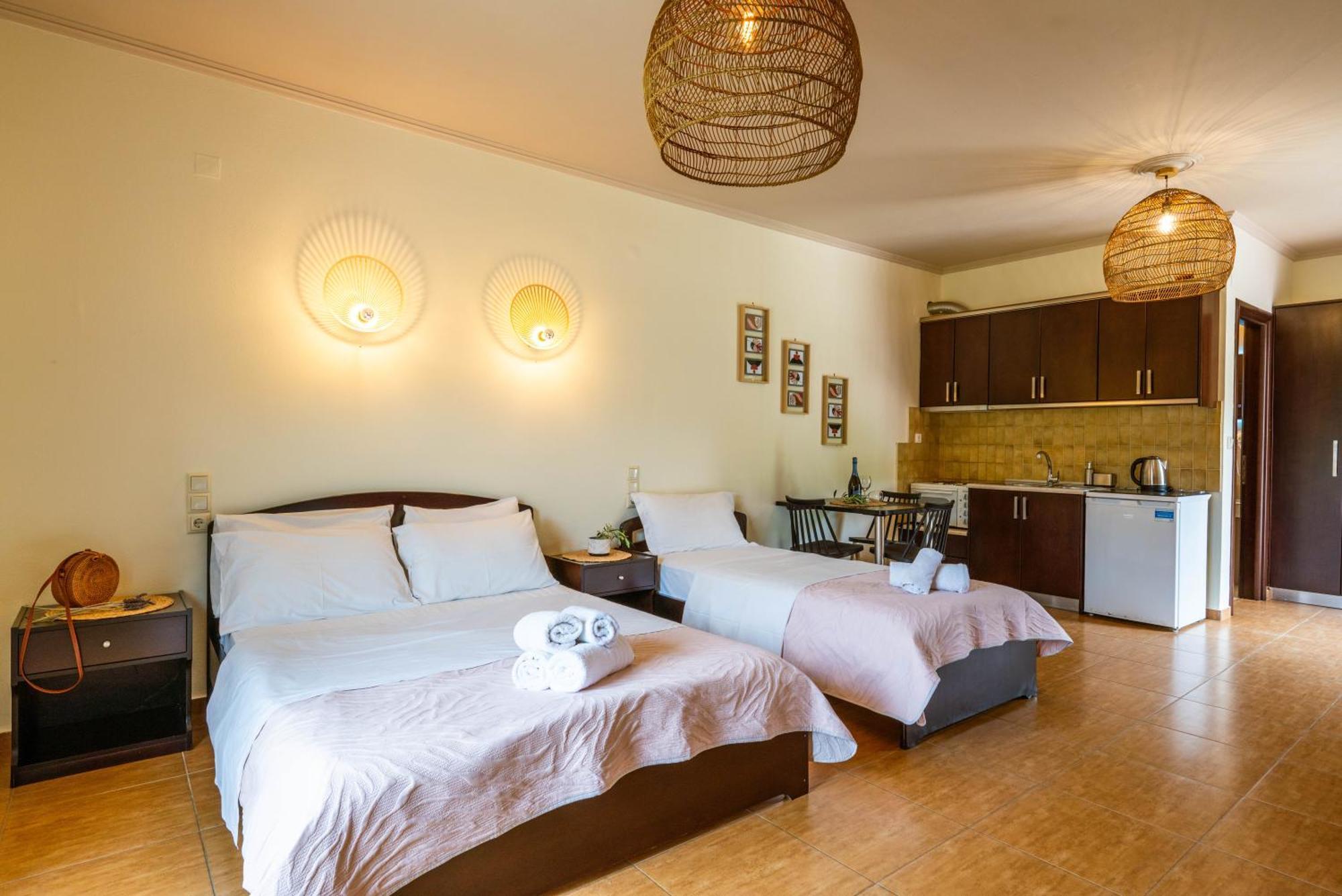 Aiora Suites Sívota Екстериор снимка