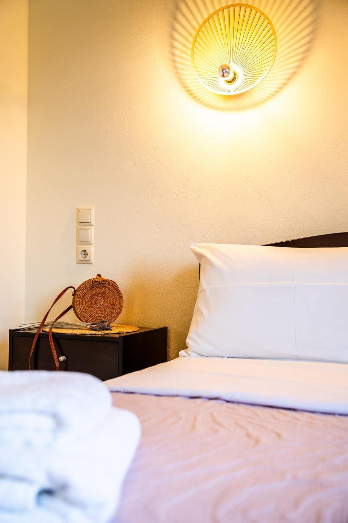 Aiora Suites Sívota Екстериор снимка