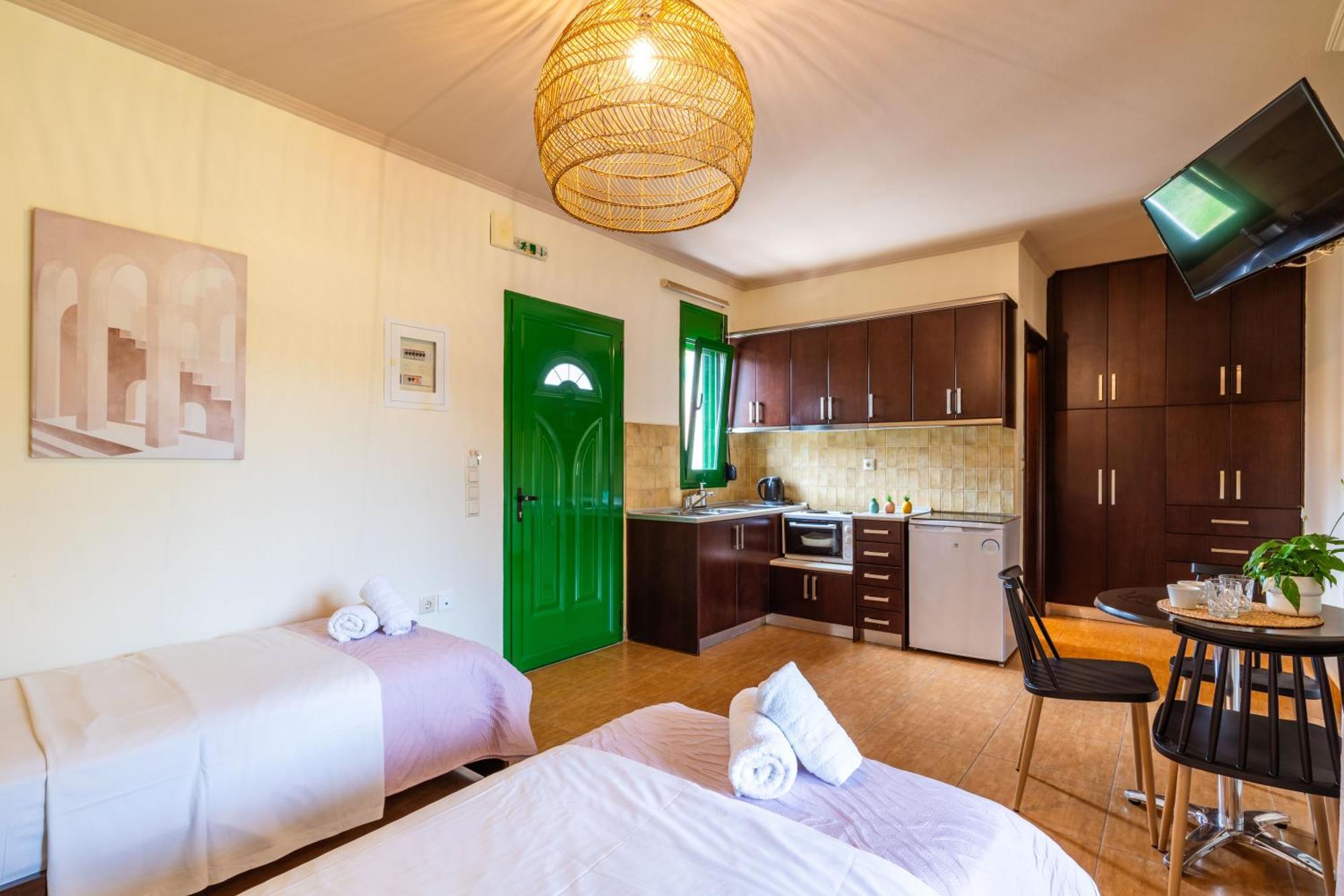 Aiora Suites Sívota Екстериор снимка