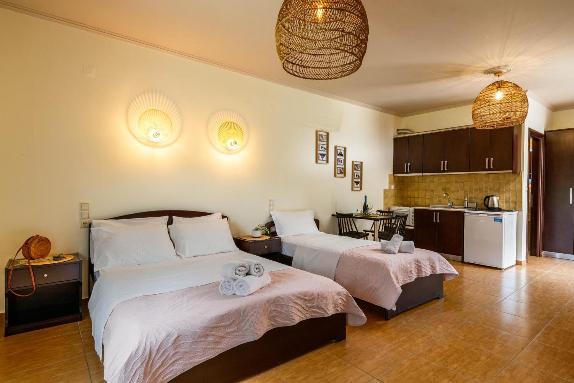 Aiora Suites Sívota Екстериор снимка