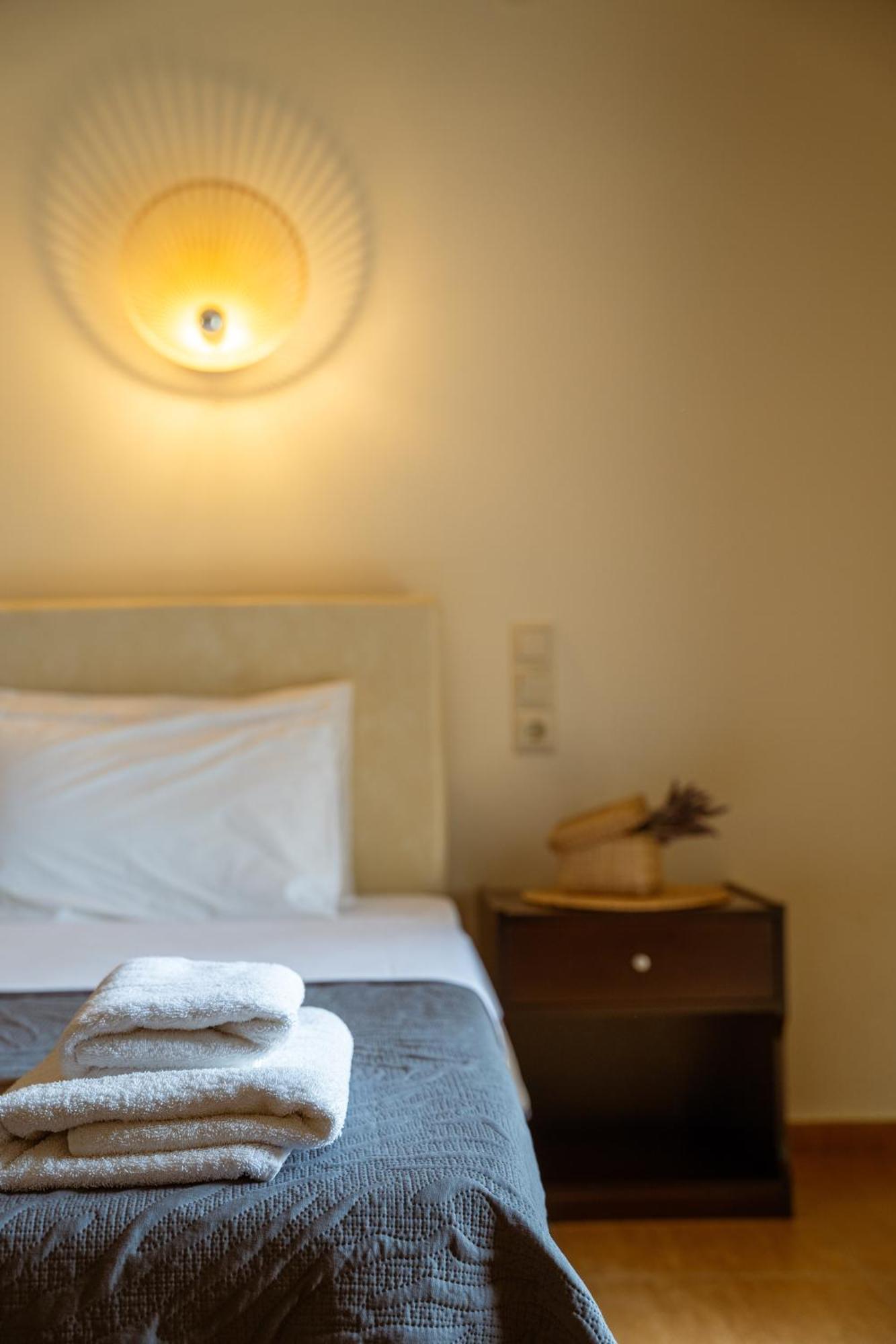 Aiora Suites Sívota Екстериор снимка