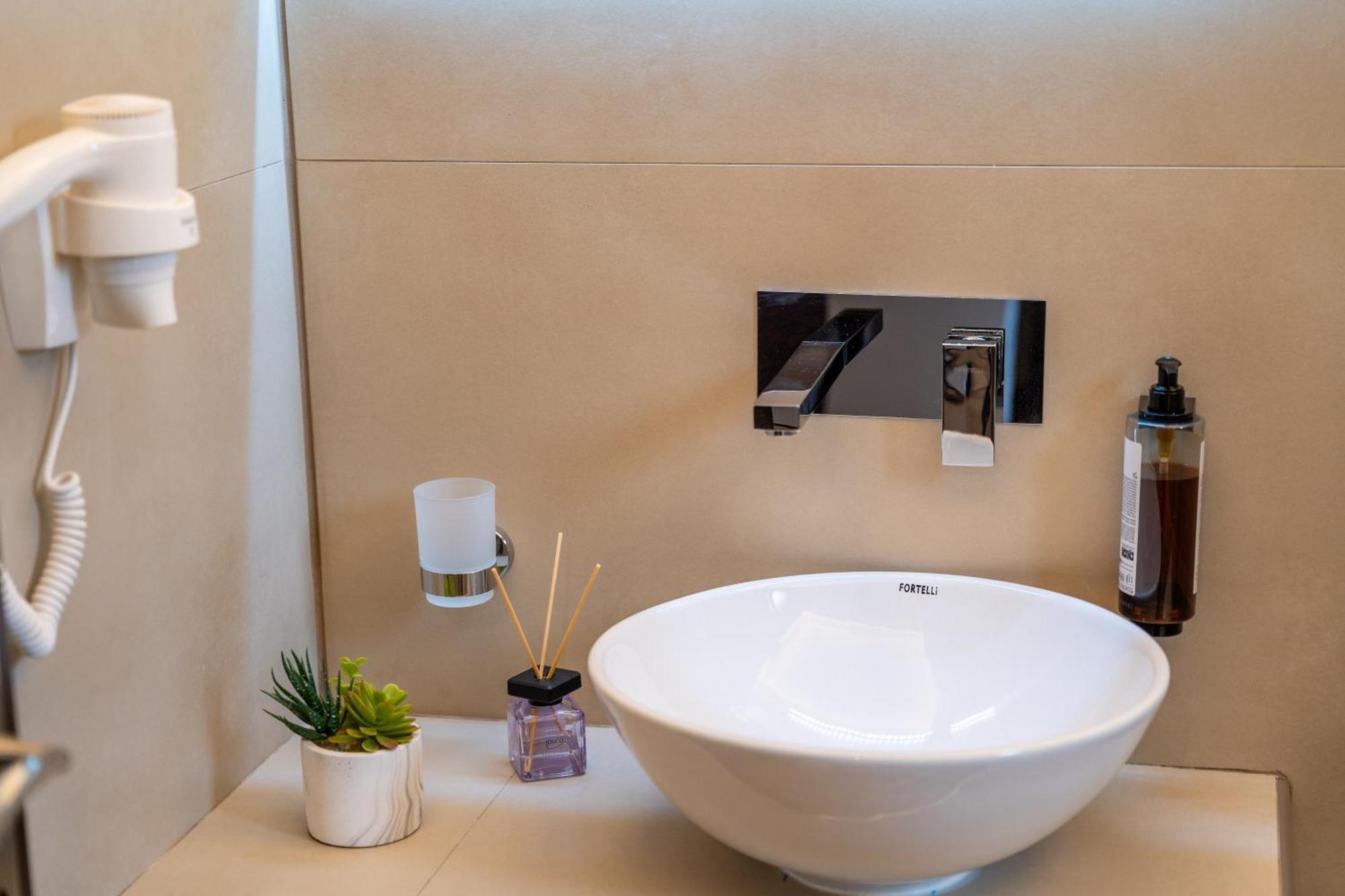 Aiora Suites Sívota Екстериор снимка