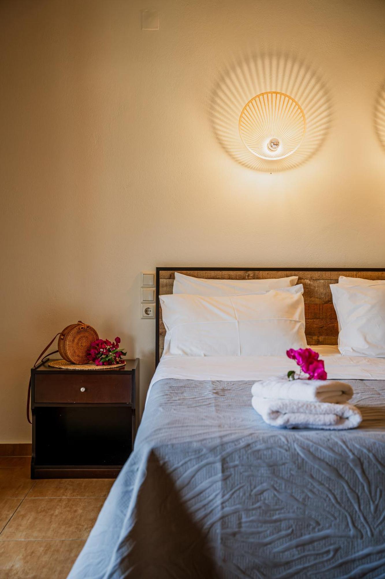 Aiora Suites Sívota Екстериор снимка