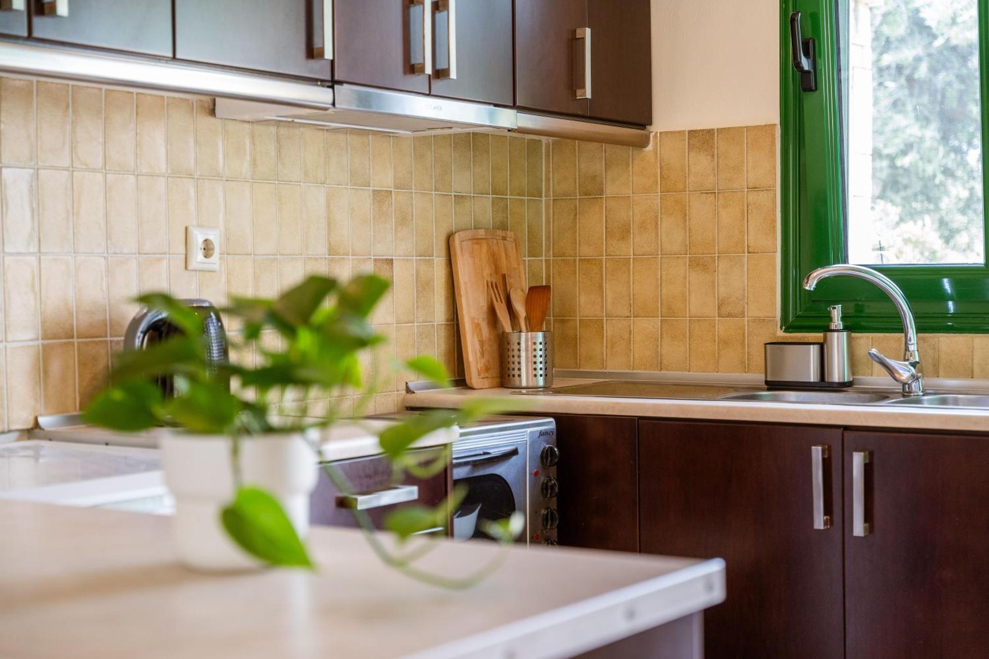 Aiora Suites Sívota Екстериор снимка